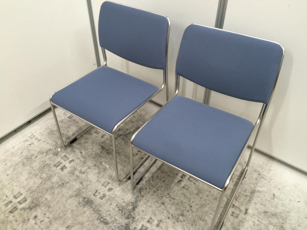 【セット商品】【２脚セット】使用感若干あり　ブルーのスタッキングチェア

                        
                                    中古
            