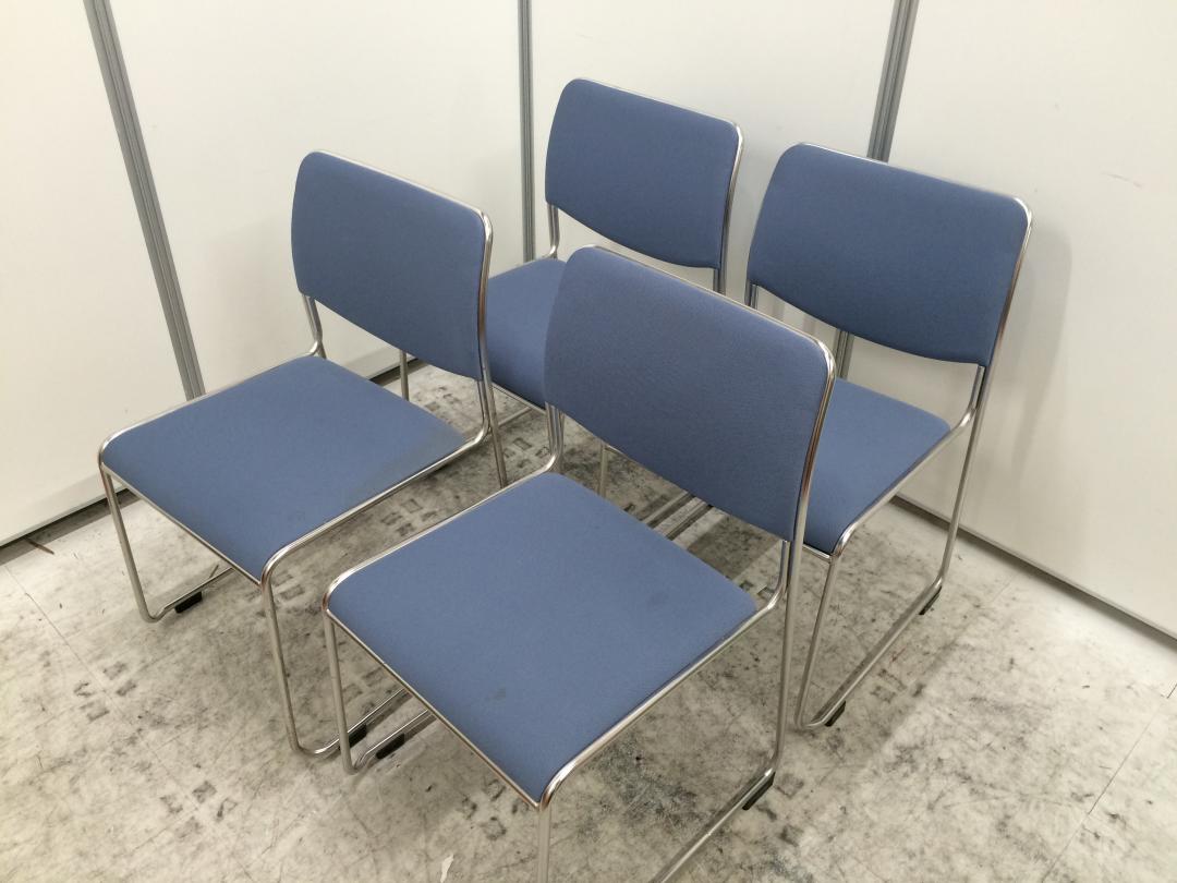 【セット商品】【４脚セット】使用感あり　ブルー色スタッキングチェア
                        
                                    中古
            