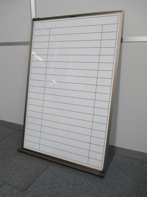 【一台限定入荷！】枠の内部はお客様の使い方次第！使いやすい壁掛けホワイトボードです！【中古オフィス家具】
                        
                                    中古
            