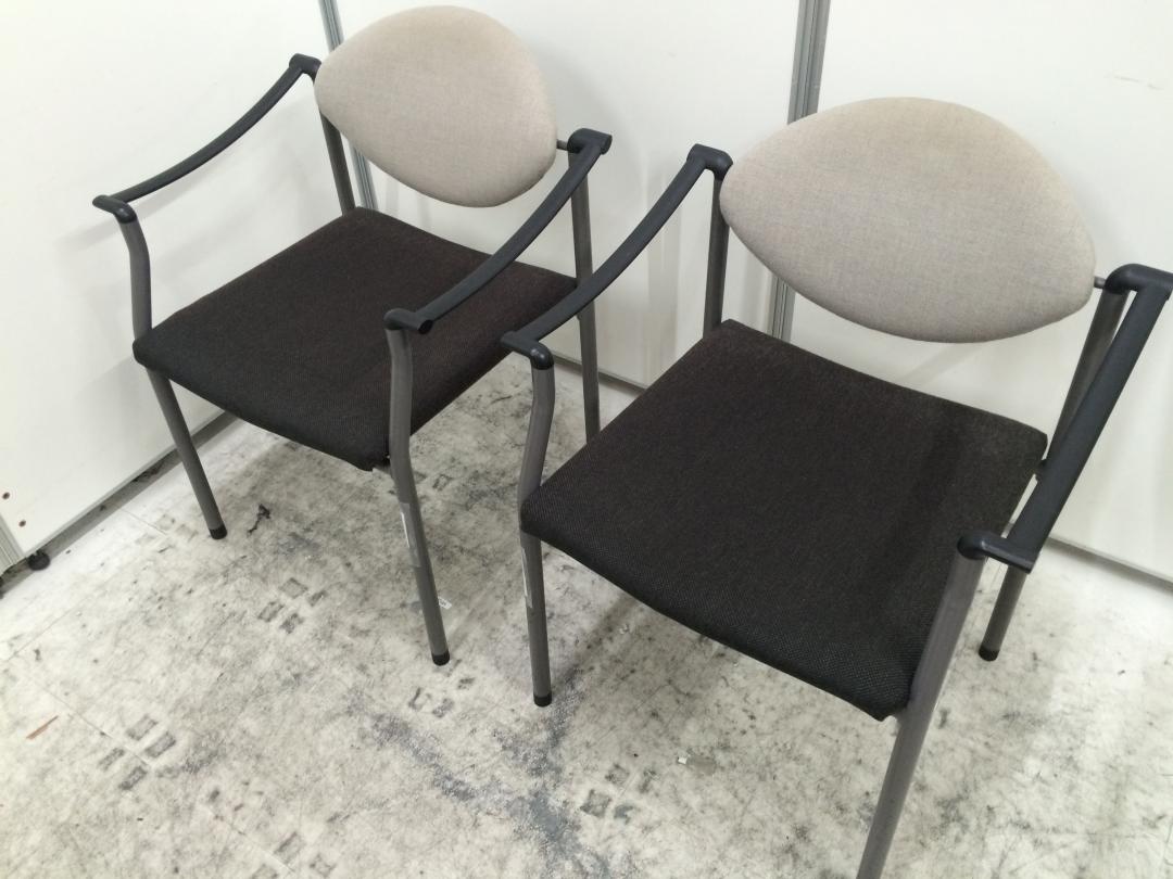 【セット商品】【2脚セット】汚れの目立ちにくいグレー色
                        
                                    中古
            