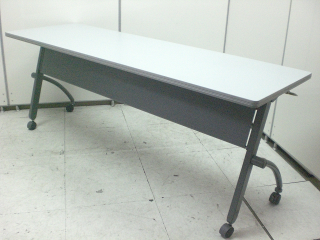 【１台限定】スタイリッシュに折りたため　キャスターをロック可能
                        
                                    中古
            