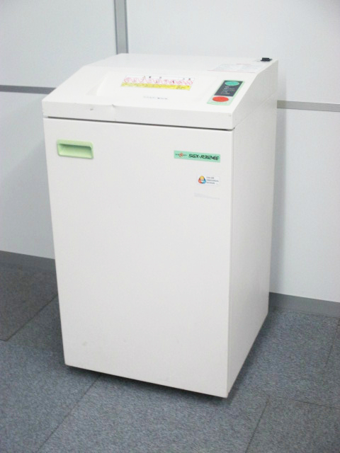 【1台入荷】【クロスカット】多少へこみは御座いますが、使用上問題御座いません。【最大裁断枚数23枚】
                        SGX-R3124E
                                    中古
            