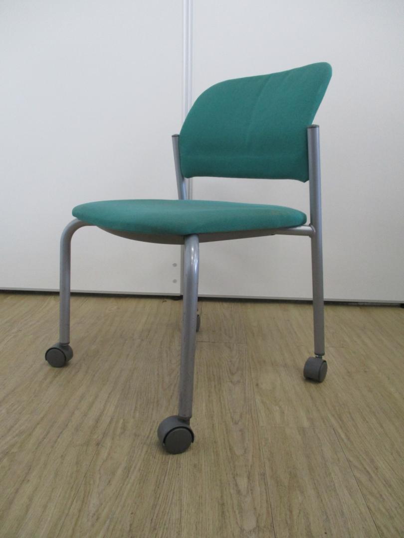 鮮やかなグリーンのチェア！（ミーティング用の椅子）
                        ＣＫ－100
                                    中古
            