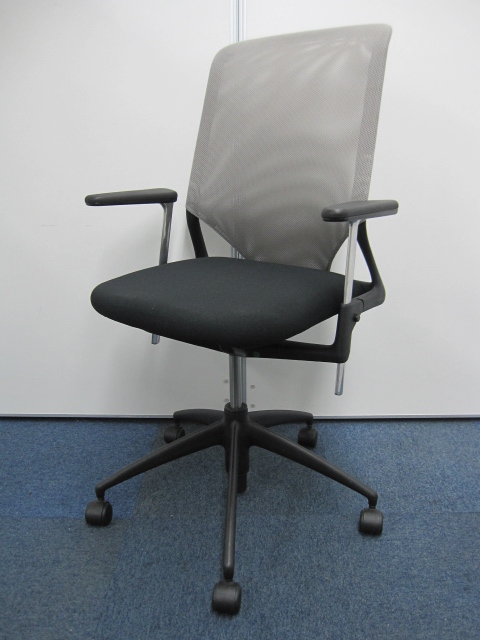 【中古】メダチェア vitra/ヴィトラ 肘付ハイバックチェア 152332