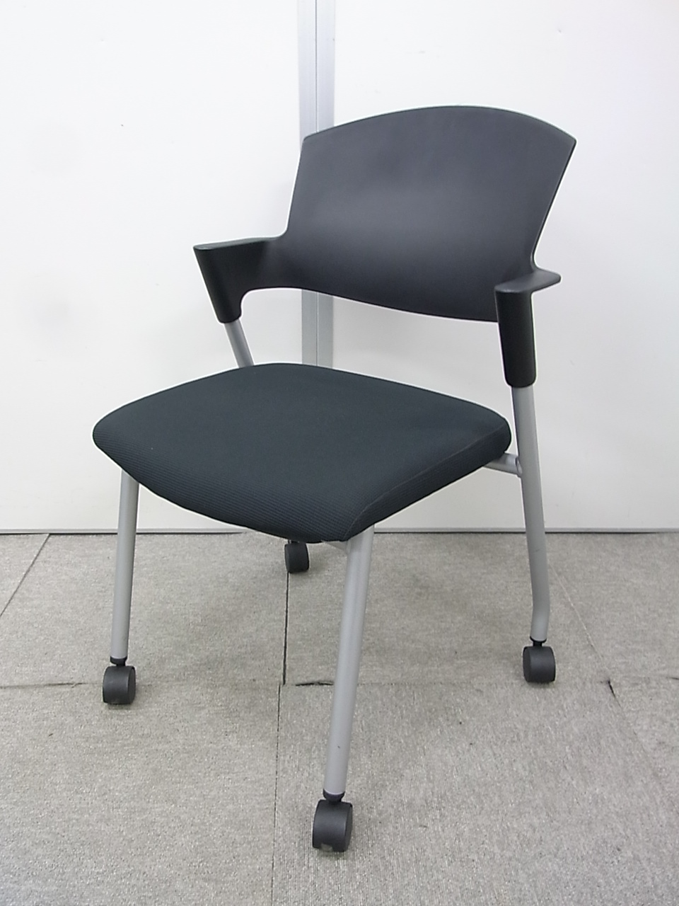 【残り1脚！】コクヨ製のプロッティ！ラスト1脚の為、大幅値下げ！6,000円⇒3,000円！
                        プロッティ
                                    中古
            