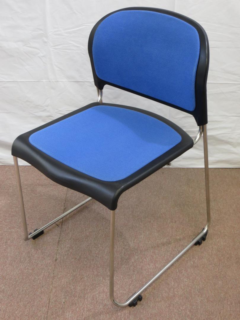 【残り1脚】オカムラ製　スタッキングチェア【会議用】
                        8114FZ　FG64
                                    中古
            