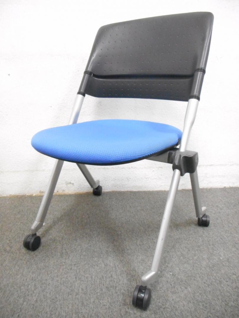 ■スタッキングチェア【垂直・水平2パターンのスタッキング対応！】■ブルー・キャスター付■オカムラ・LITA【ネスティングチェア】
                        リータ
                                    中古
            