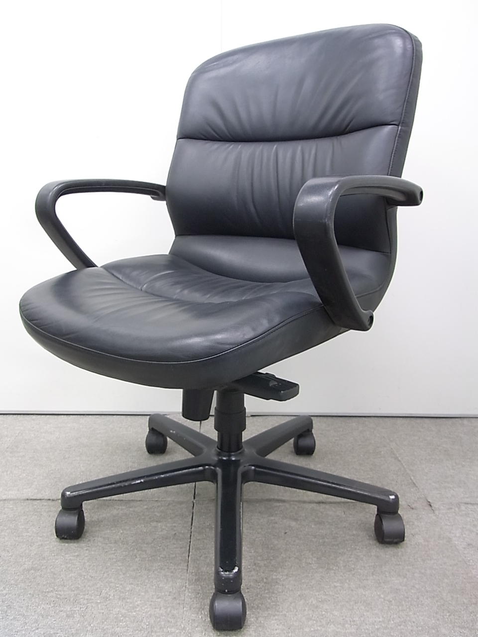 中古】CEシリーズ CE54FW P558 オカムラ/okamura 肘付ハイバック