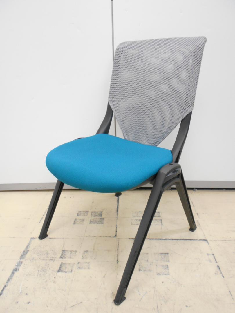 【残り3脚で特別価格！】樹脂製脚で、軽くて丈夫なスタッキングチェアが入荷しました。　嬉しいメッシュバックタイプ　プラス製カイノスチェア
                        KAINOS
                                    中古
            