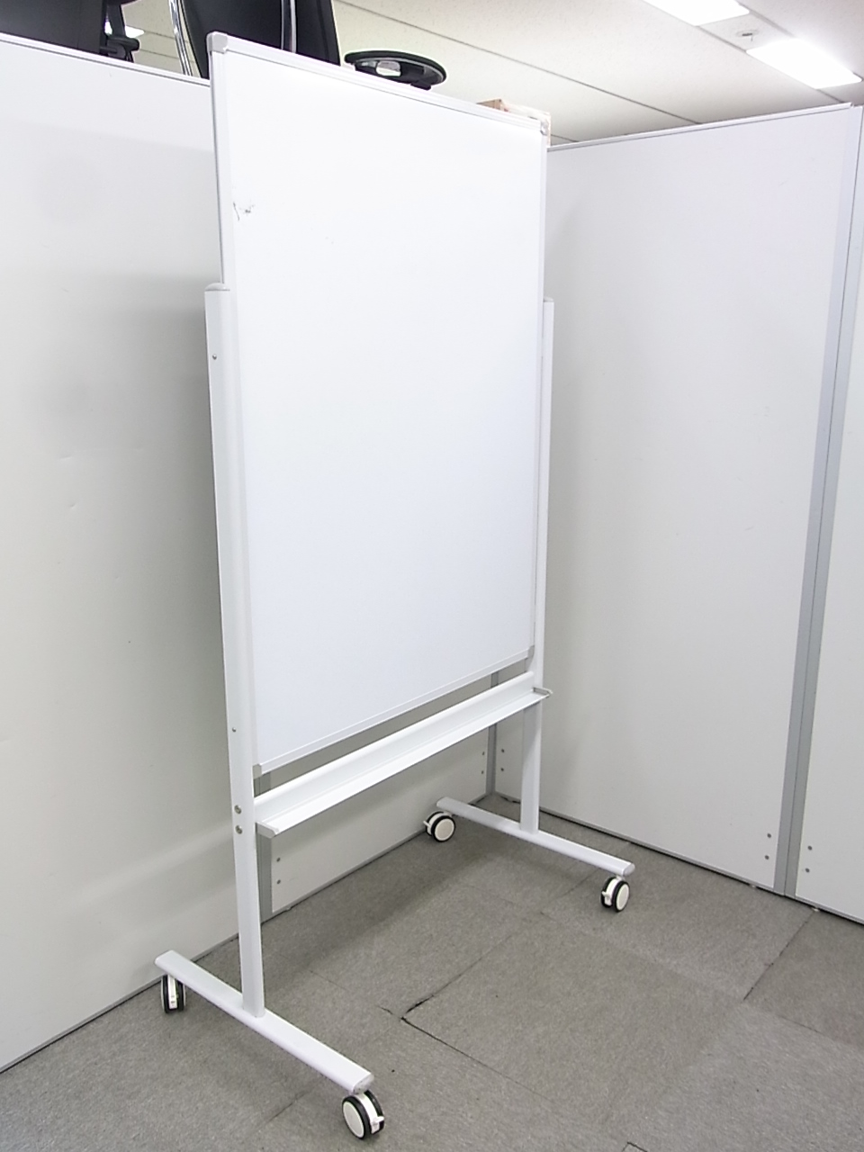 【1台限定！】自立式ホワイトボード　少人数のミーティングスペースに最適！　キャスター付きで移動も楽々!
                        
                                    中古
            
