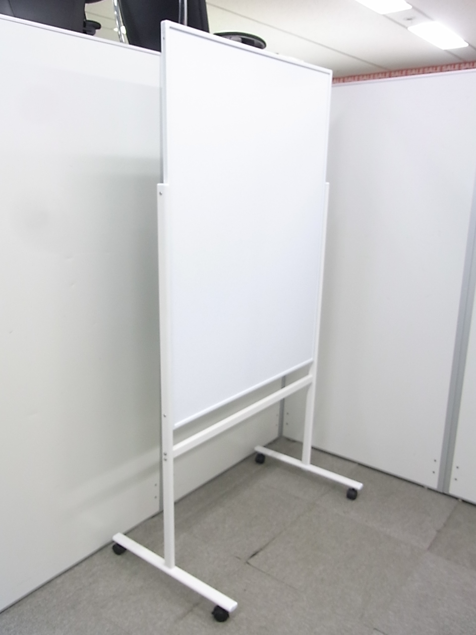 【1台入荷！】自立式ホワイトボード■コンパクトサイズ　即日お持ち帰り大歓迎！
                        
                                    中古
            