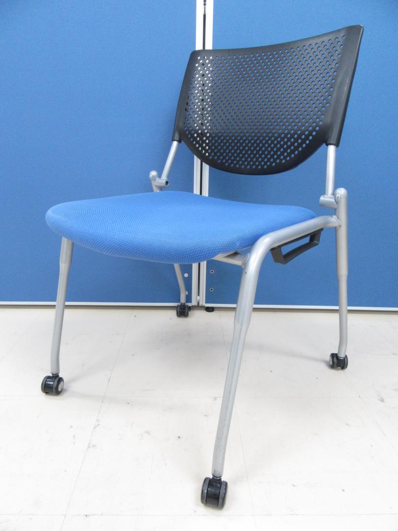 【24脚入荷！】岡村製作所製 プロスタックチェア■重ねて収納可能で会議後の後片付けがラクです！■爽やかなブルー色がとっても人気！【状態良好】
                        プロスタック
                                    中古
            