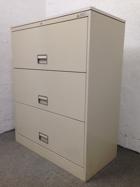 【扉を開いて、棚を引き出す書棚】ケン戸書庫｜1台｜
                        
                                    中古
            