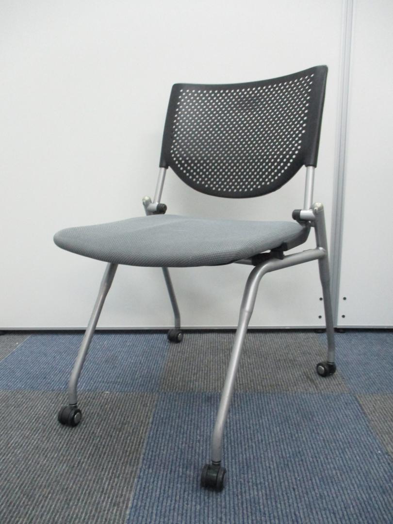 【状態良好品!!】オカムラ製　ネスティングチェア【横に重ねて収納可能!!】
                        プロスタック
                                    中古
            