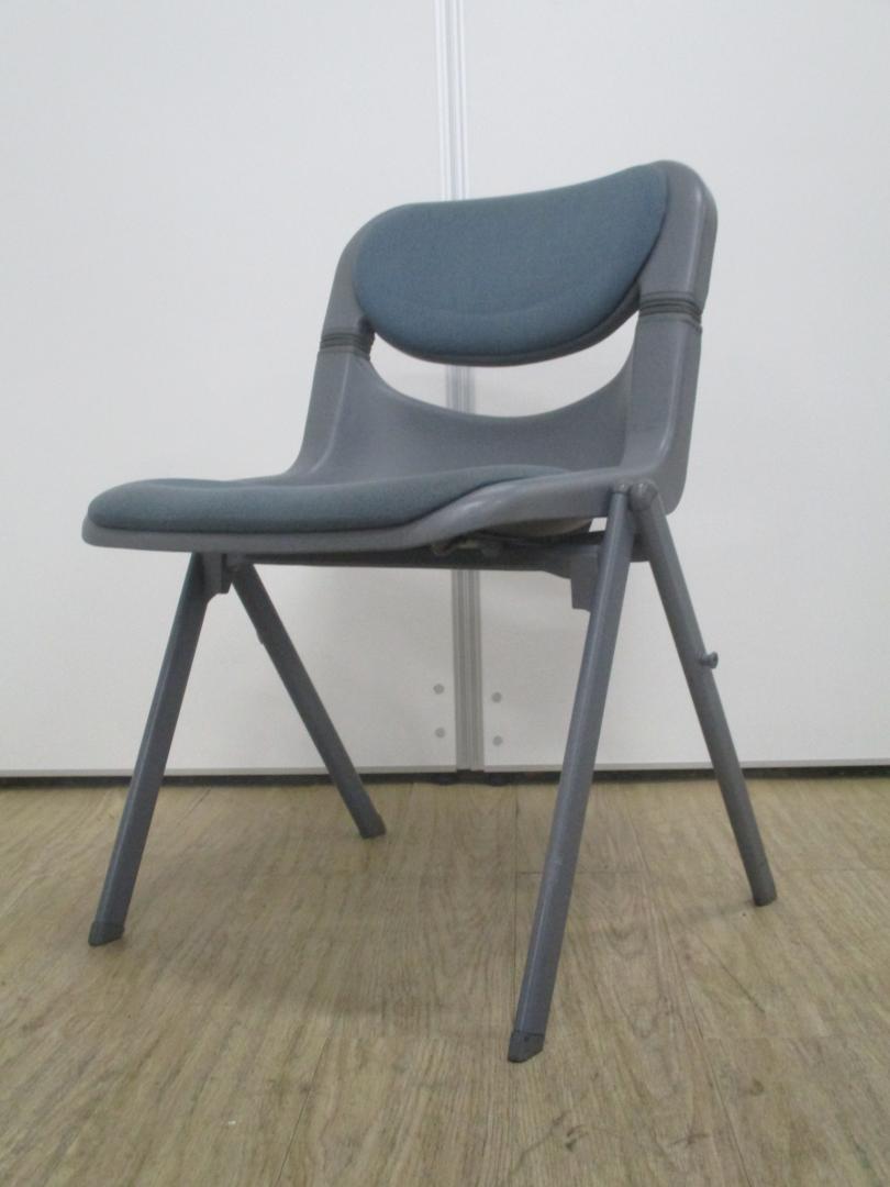 可愛らしい形のミーティングチェア！
                        ドーサルⅡ
                                    中古
            