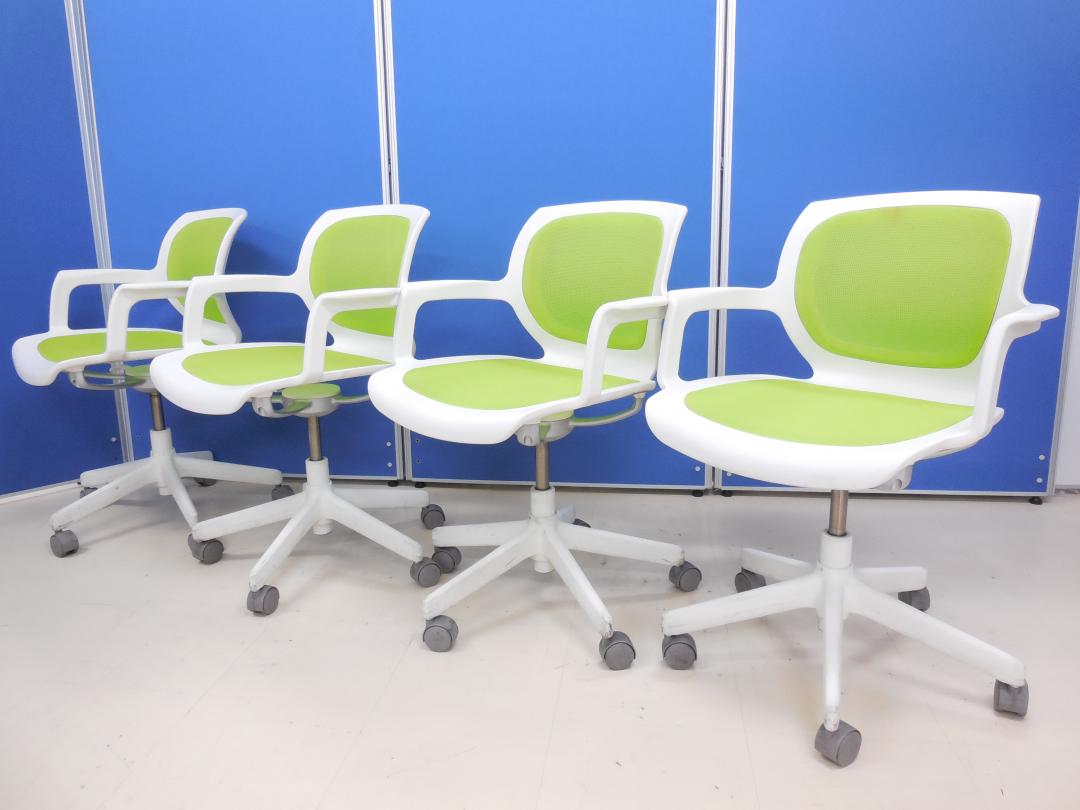 【4脚セット商品】コクヨ製 マリンバチェア ライムグリーン色■ハンモックのように身体を優しくつつみ込みます！■オフィスに彩りをプラス！※脚に使用感有【おつとめ品】
                        マリンバ
                                    中古
            