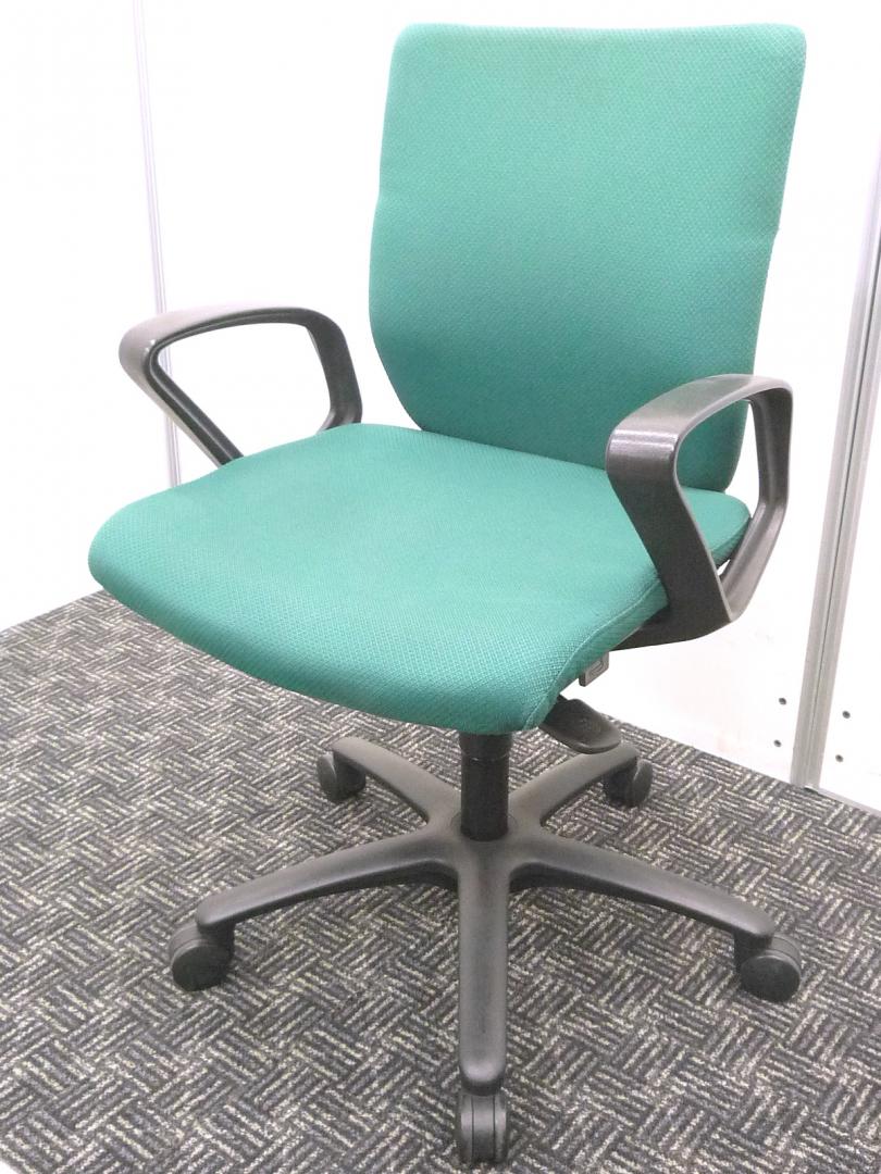 【２０脚揃う！】■ほぼ新品？クッション交換済で高耐久！■深みのあるグリーンでオフィスを良い雰囲気に■まとめ買いがおすすめ■他のチェアとは違う癖になる座り心地
                        アドフィット
                                    中古
            