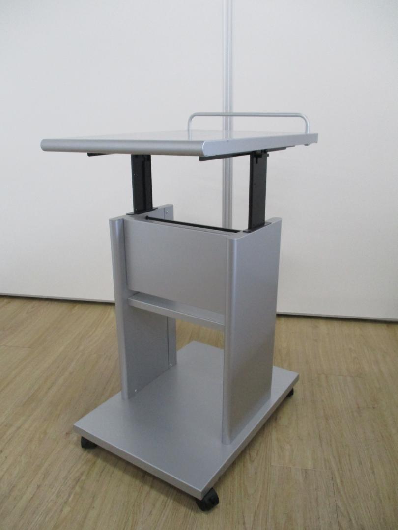 ～レア品～意外と見つからないプロジェクター台入荷です!!
                        
                                    中古
            