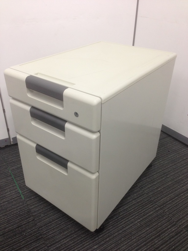 【3段ワゴン】　プラス(PLUS)　【リンクス(LINX)】　キャビネット　【デスクインワゴン】　ワゴン
                        LINX
                                    中古
            