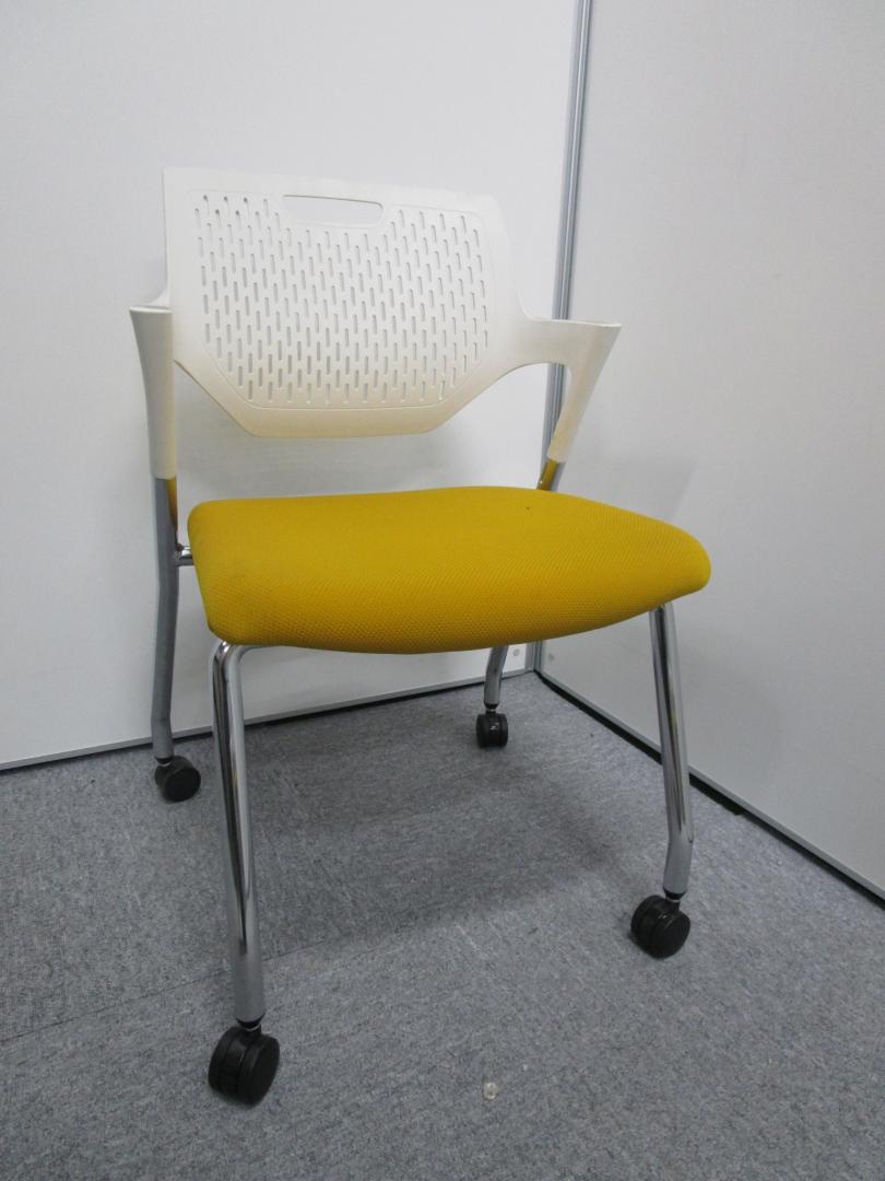 【オカムラ製　スタックチェア】キャスター付　背ヌードタイプ
                        
                                    中古
            