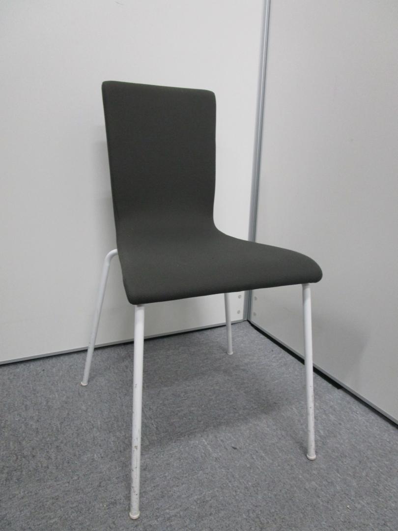 【デザイナーズ家具風　スタックチェア】
                        
                                    中古
            