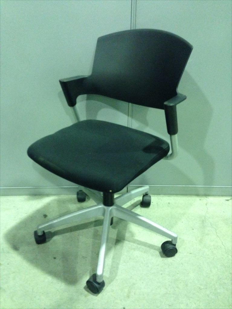 簡易的な打ち合わせチェア入荷!!【関東倉庫在庫】
                        プロッティ
                                    中古
            