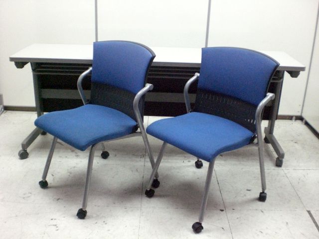 【限定1セット】1台あまりにて特別価格！！　チェアとのセットでお得です
                        
                                    中古
            