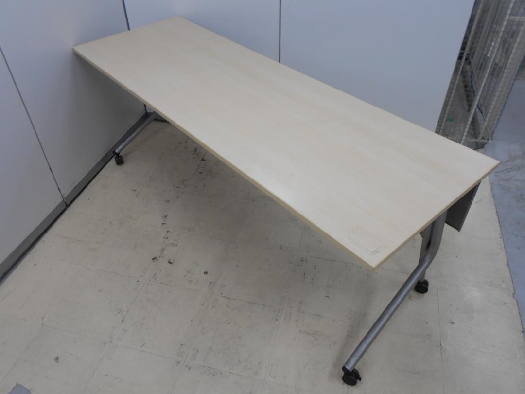 移動に便利なサイドスタックテーブルが1点限り　このお値段で!
                        
                                    中古
            