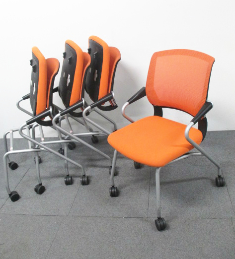 【セット商品】【4脚セット】座面を跳ね上げ並行スタック収納可能なミーティングチェア　人気のメッシュ素材　サテリテチェア　【中古ネスティングチェア　会議用チェア】
                        Saterite サテリテ
                                    中古
            