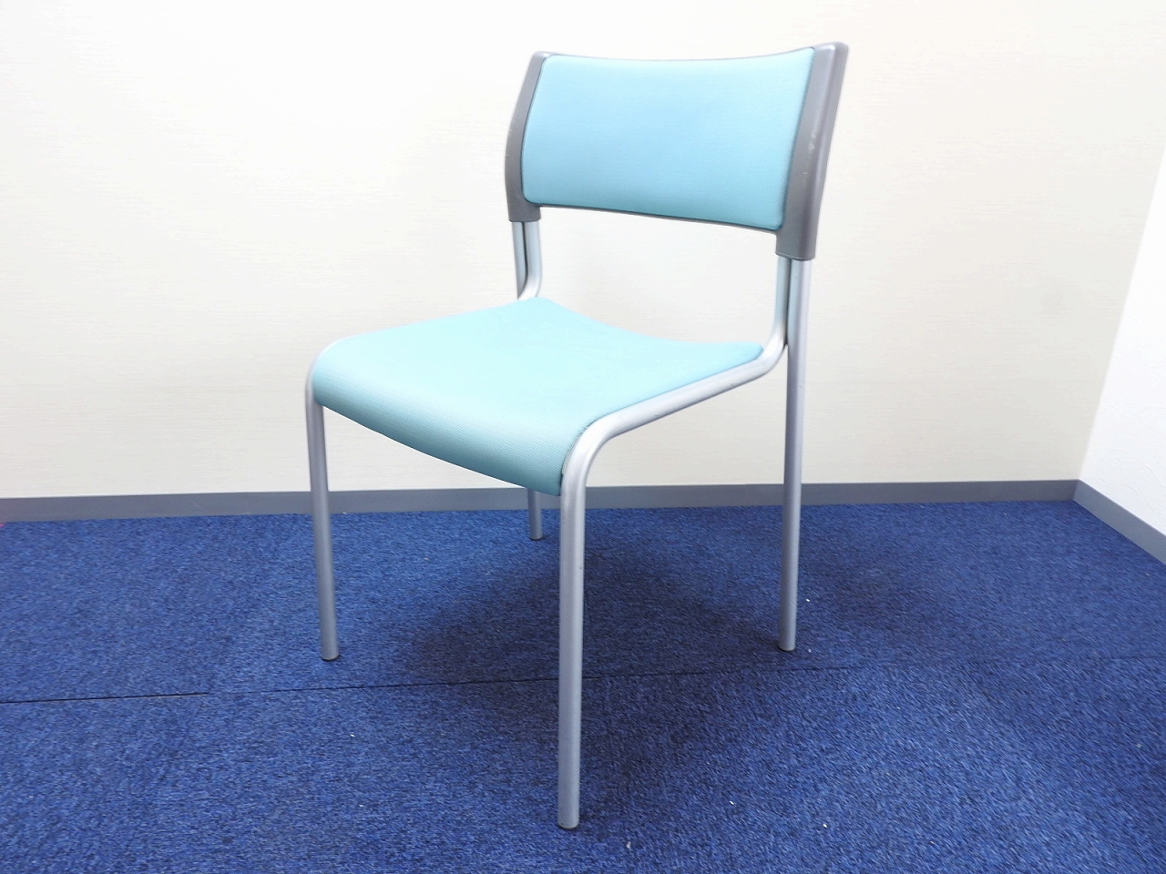 【残り1脚】【お買い得】ミーティングチェア【スタッキングタイプ】使わないときは重ねて省スペース収納可能です【RP】
                        CM320
                                    中古
            