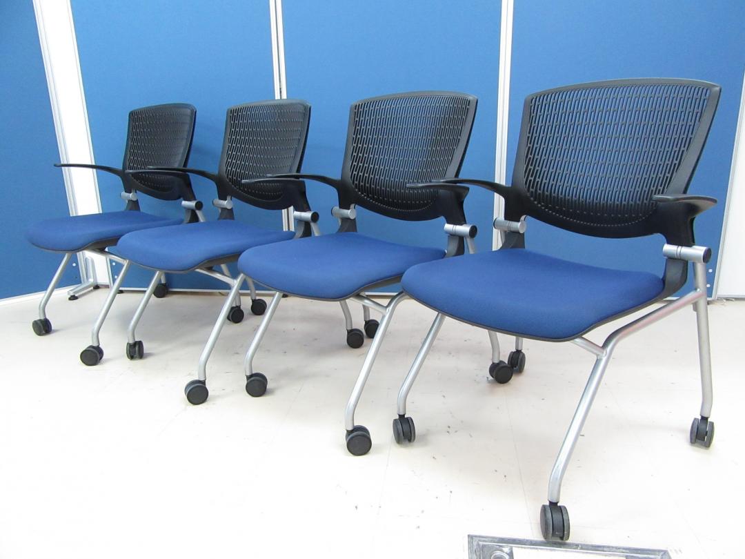 【4脚セットで2,000円お買い得！】オカムラ製 グラータ(Grata)チェア 深いいブルーカラー■大人気のお洒落なネスティングチェアが入荷！【状態良好】 
                        グラータ
                                    中古
            