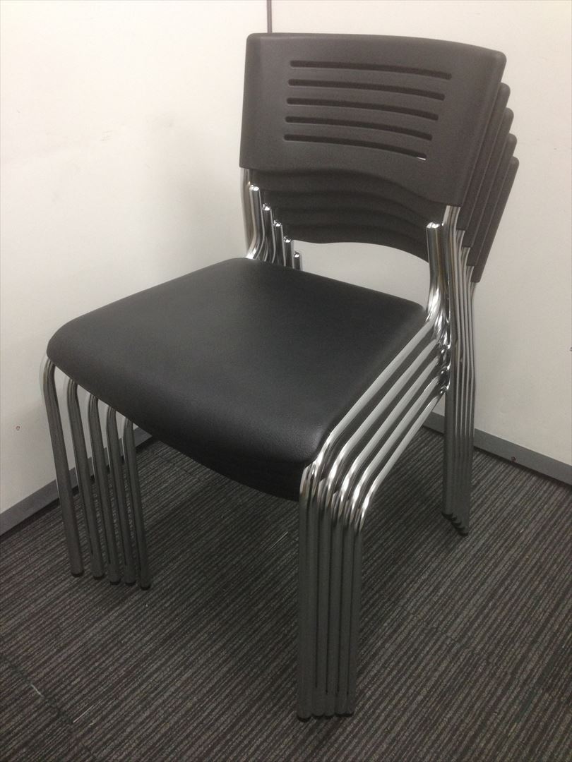 スタッキングチェア5脚セット｜場所を問わないブラックです！
                        
                                    中古
            