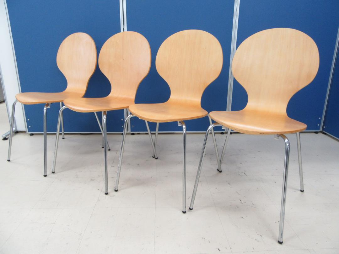 【ダイニングチェア4脚セット！】不二貿易製 ダイニングチェア■柔らかい曲線のフォルムとシンプルなデザインでシーンを選ばない！【おつとめ品】
                        
                                    中古
            