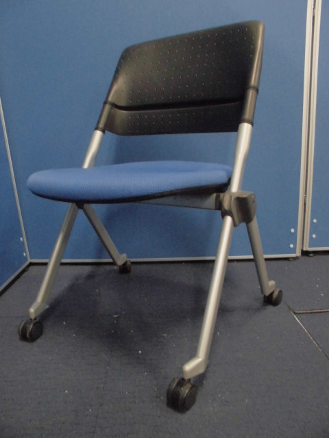 【水平・垂直2パターン収納！】オカムラ｜リータ（LITA）｜ブルー×ブラック｜水平・垂直2パターン収納！
                        リータ（LITA）
                                    中古
            