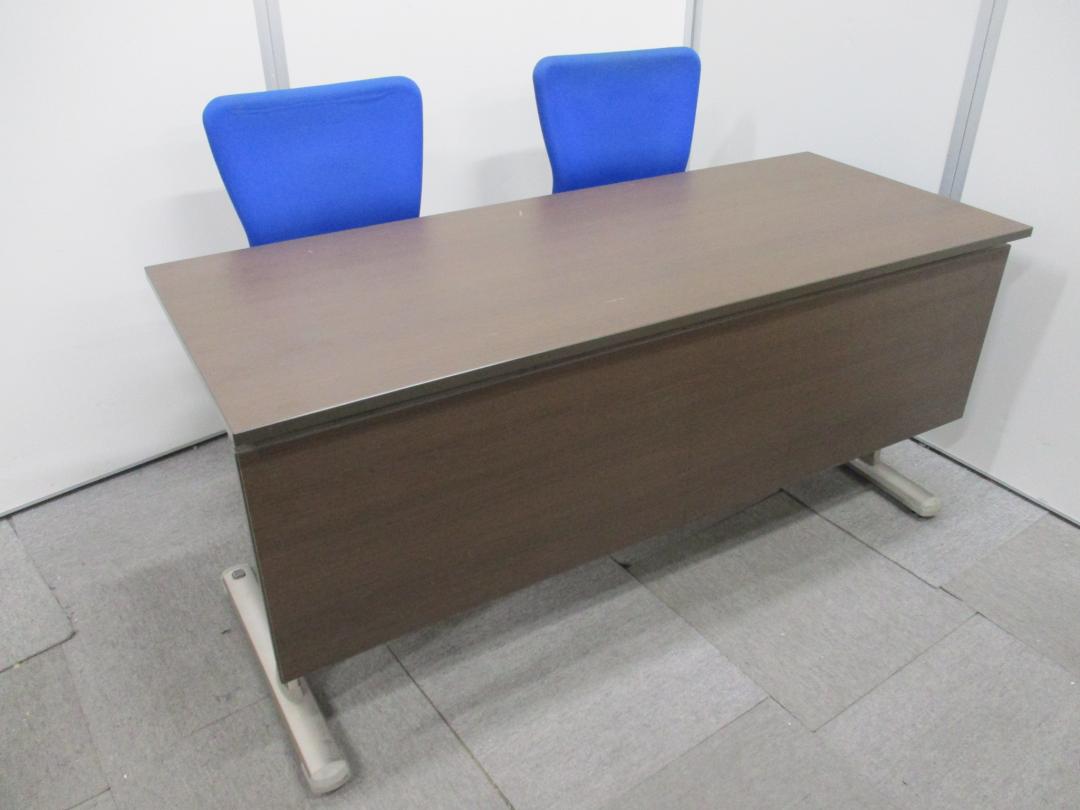 【1セット限定！】木目+ブルーカラーのスタックテーブル、チェアセット！【説明会の受付などに便利！】
                        
                                    中古
            