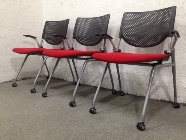 【おつとめ品!3脚セット】国産｜便利なイス｜お買い得価格｜
                        
                                    中古
            