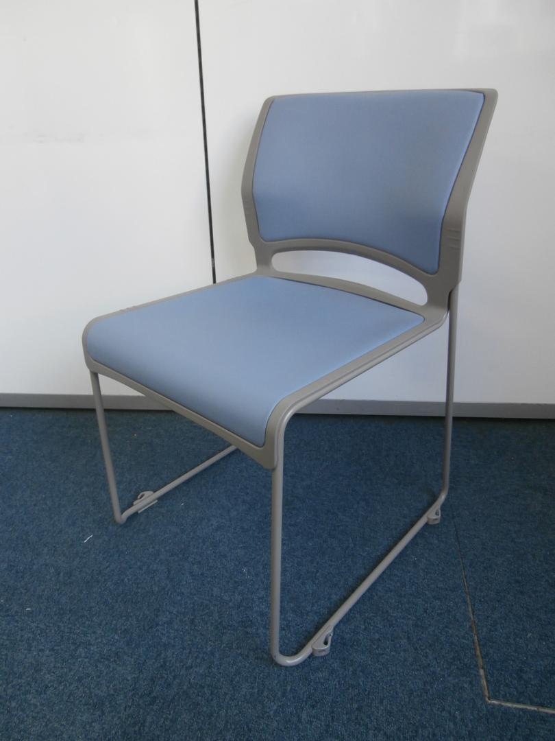 【１２脚！！入荷しました！！】スタッキングチェアが入荷しました!!
                        
                                    中古
            