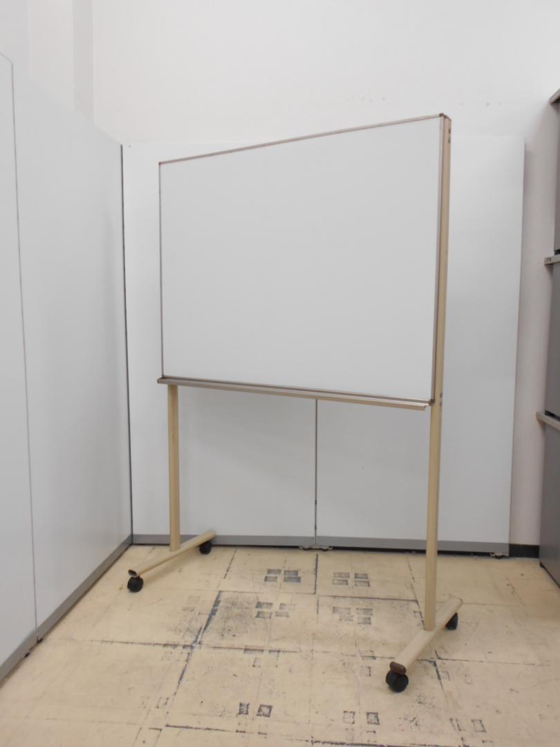 一部パーツ欠けの為お安くなっておりますが、勿論機能は問題無です!　自立式ホワイトボード
                        
                                    中古
            