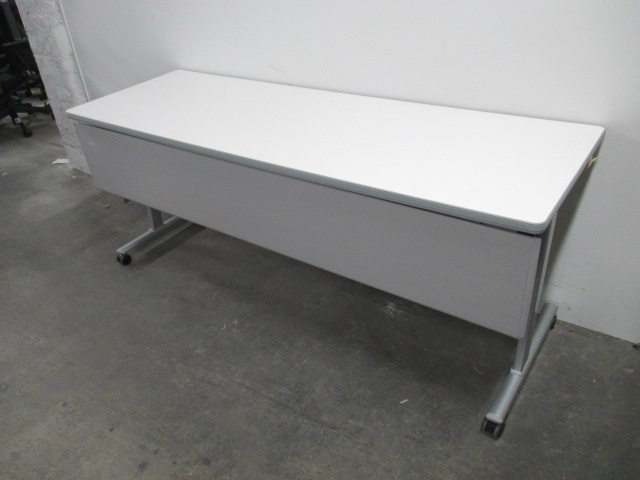【6台入荷！状態良好】軽快な操作性！　ホワイトサイドスタックテーブル　幅1800　奥行600　幕板付きタイプ【中古会議用テーブル　ミーティングテーブル】
                        LISMA リスマ
                                    中古
            