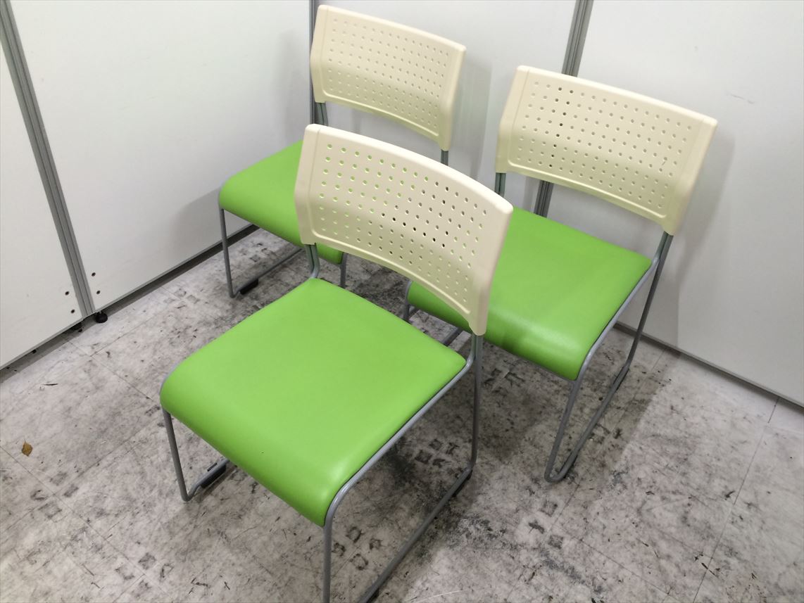 【セット商品】【三脚セット】明るいグリーン色
                        
                                    中古
            