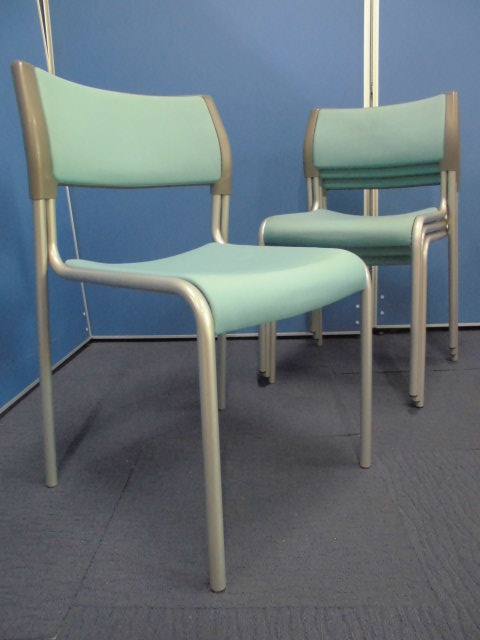 【4脚セット】スタッキングチェア｜グリーン｜軽くて便利！【Simple is best】
                        
                                    中古
            