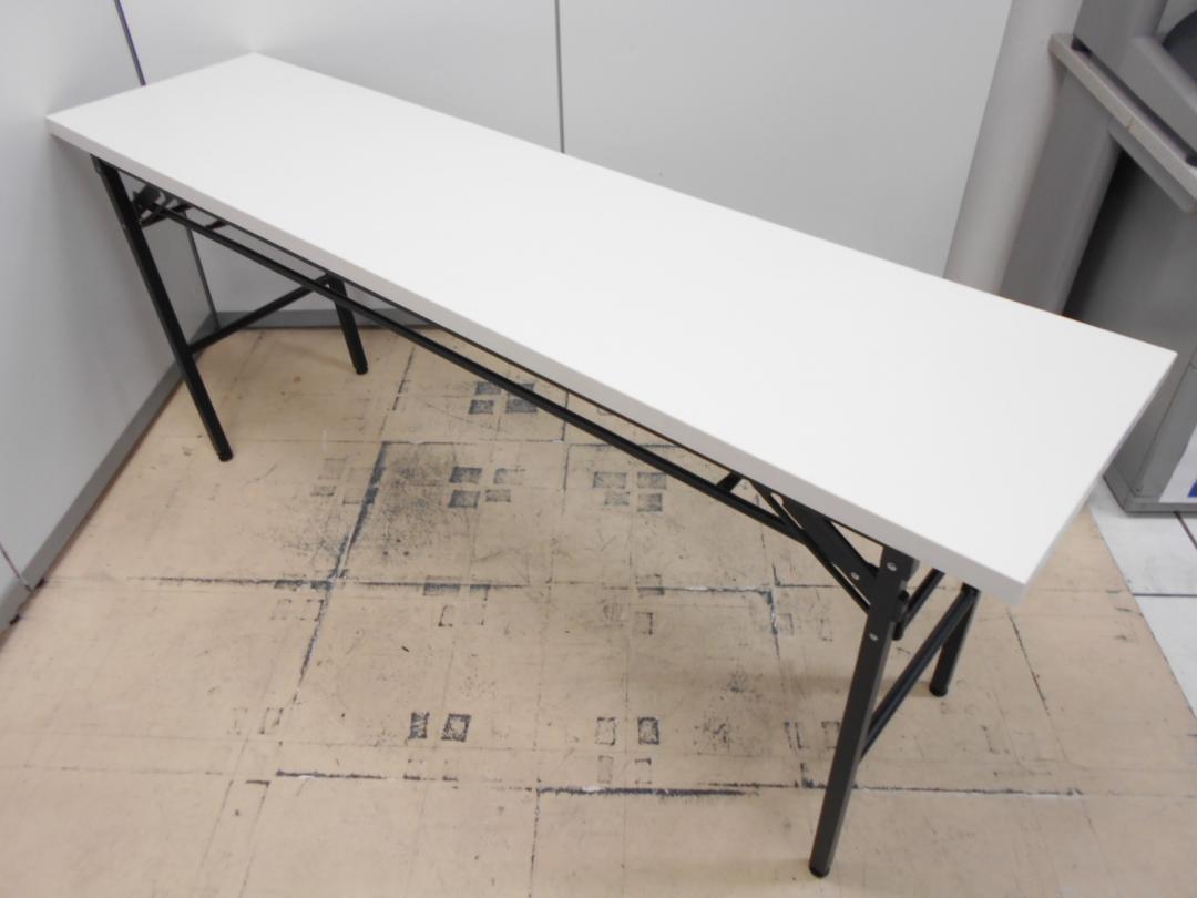 人気の折りたたみテーブルが入荷致しました!　使いやすいホワイト色【美品】
                        
                                    中古
            