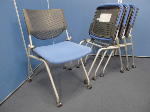 【出し入れ簡単！】オカムラ｜プロスタックチェア4脚セット｜ネスティングチェア/会議用チェア｜ブルー×ブラック
                        プロスタック
                                    中古
            