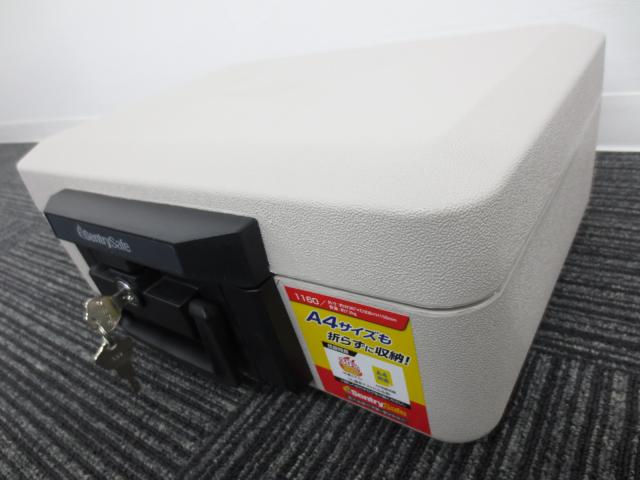 新古品】 1160 セントリー 手さげ金庫 155204 - 中古オフィス家具なら