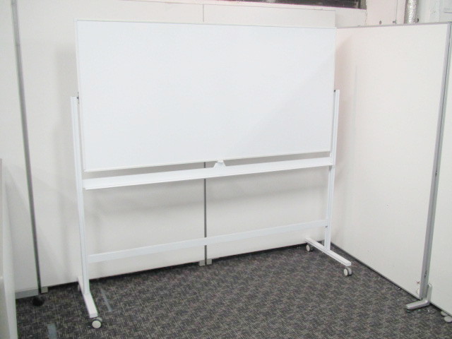 【4台入荷】両面の脚付ホワイトボードが入荷！横幅1800なので、大きな会議室などにも適応！
                        
                                    中古
            