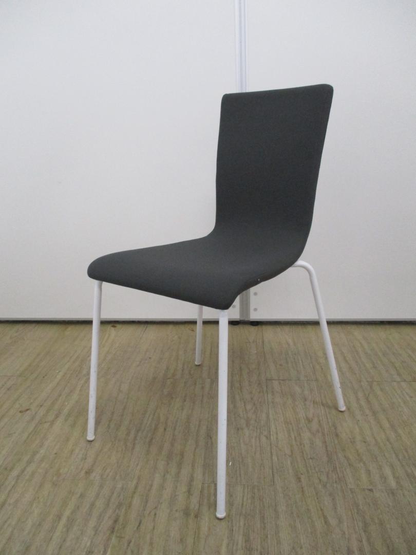 スマートな形のミーティングチェアです！お店にもマッチします
                        
                                    中古
            