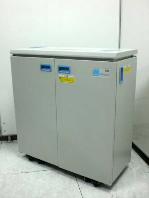 【クロスカット】内田洋行製　ＵＳＲ-206ＣＲ　コンパクトサイズで便利
                        
                                    中古
            