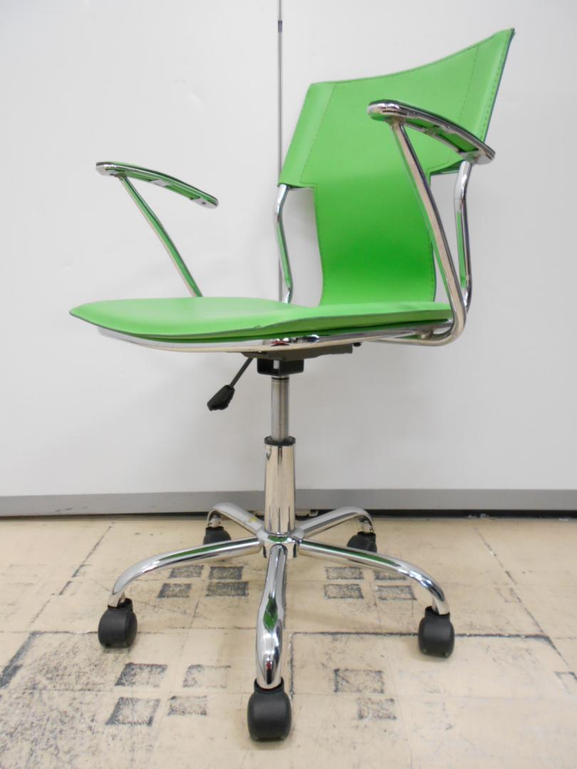 鮮やかなグリーンでオシャレなデザインのチェアが入荷致しました!
                        
                                    中古
            