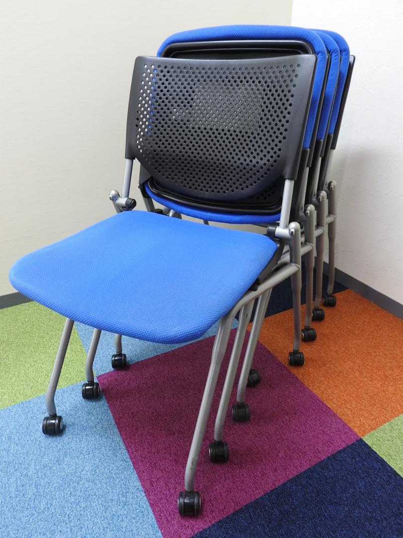 \16,000→\14,500【4脚セット】【セットでお得】【パーフォレイテッドシェル採用】上質なデザインのスタックチェア■人気商品■座面折りたためる■ブルーの座面【セット商品】【RP】
                        プロスタック
                                    中古
            