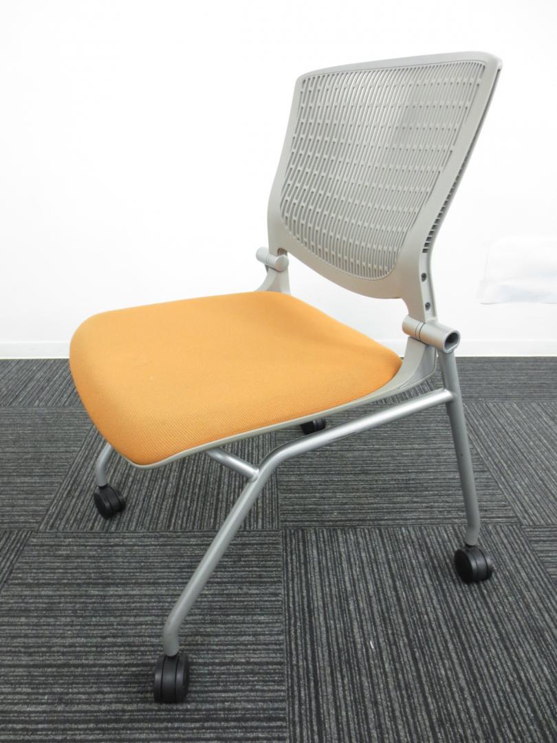 【クリーニング済み】【人気の会議用チェア！！】■グラータ(Grata)チェア　 ■オカムラ製 　■オレンジカラー　■ネスティングタイプ　■キャスター付き【相模原・町田店】
                        グラータ
                                    中古
            